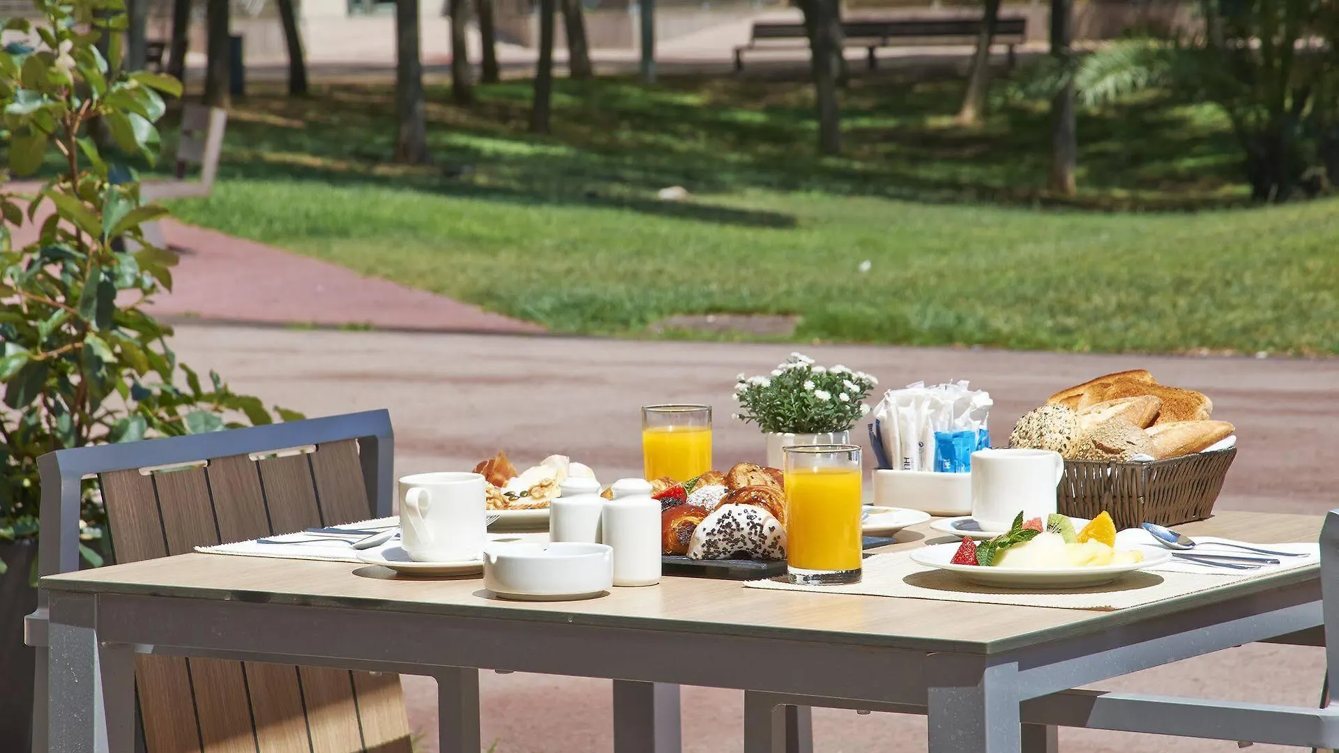 Hotel Catalonia Barcelona Beach